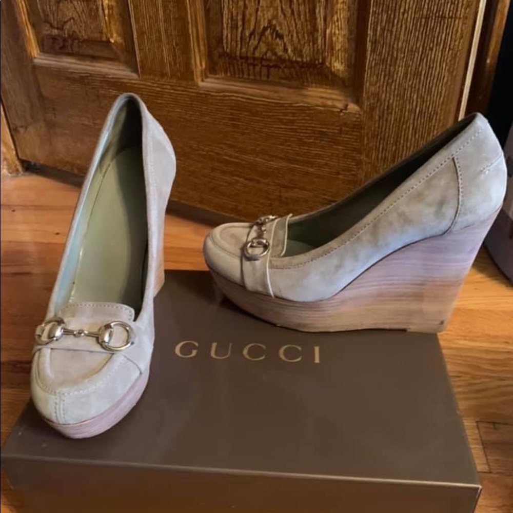 Gucci wedge in excellent condition